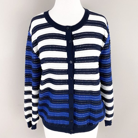 How to Wear a White and Navy Horizontal Striped Sweater For Boys (9
